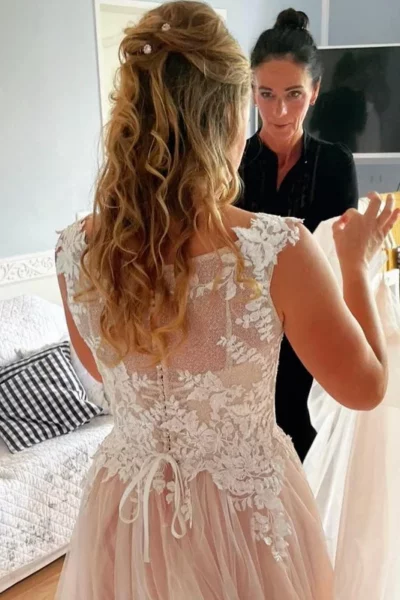 Rosa Maßgeschneidertes Brautkleid – VeryNice Brautmode Winsen