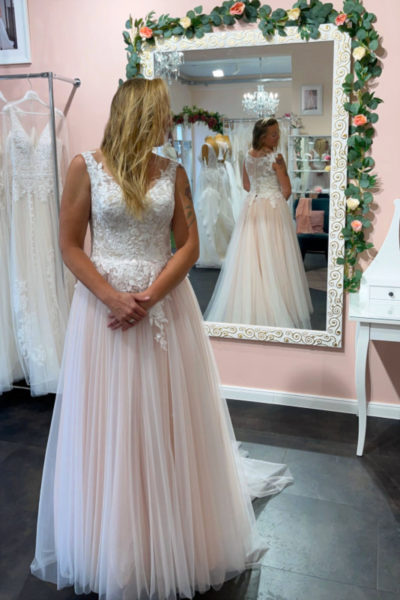 Rosa Maßgeschneidertes Brautkleid (3)-1