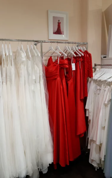 Rote Brautkleider