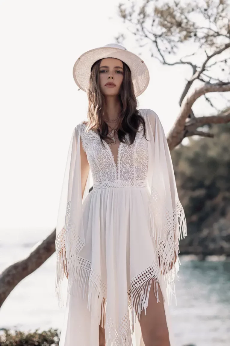Boho Brautkleid Hamburg von Ariamo Bridal, Frankness, Kurzes Brautkleid im Hippie Style