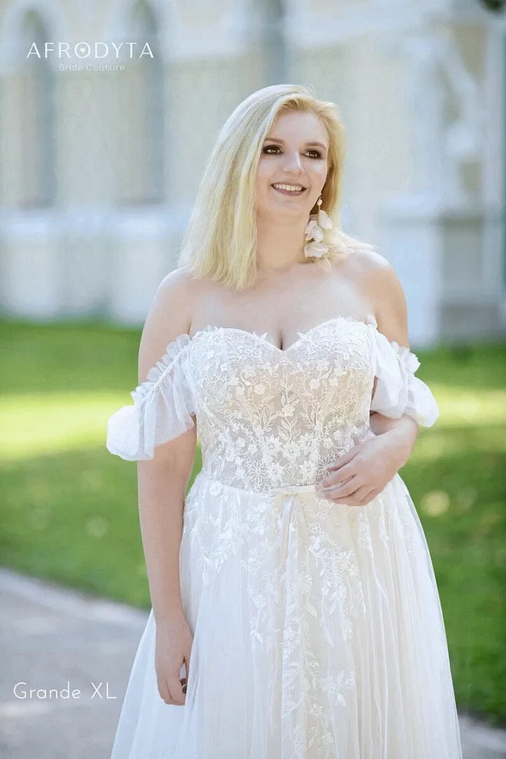 Boho Curvy Brautkleid 