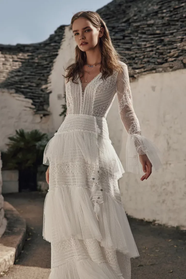 Pearl ARIAMO Boho Hippie Brautkleid Plissee Volants lange Aermel – VeryNice Brautmode Winsen