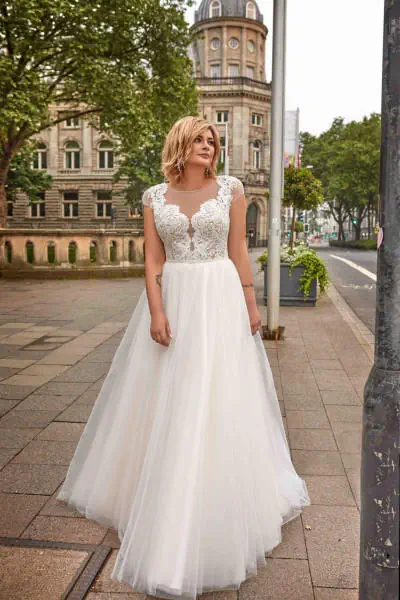 Aroa Brautkleid grosse Groessen 1 – Brautkleider Brautmode Winsen | VeryNice