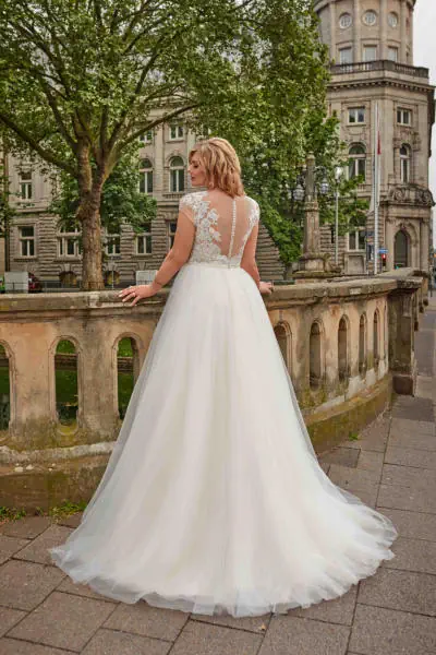 Aroa Brautkleid grosse Groessen 2 – Brautkleider Brautmode Winsen | VeryNice