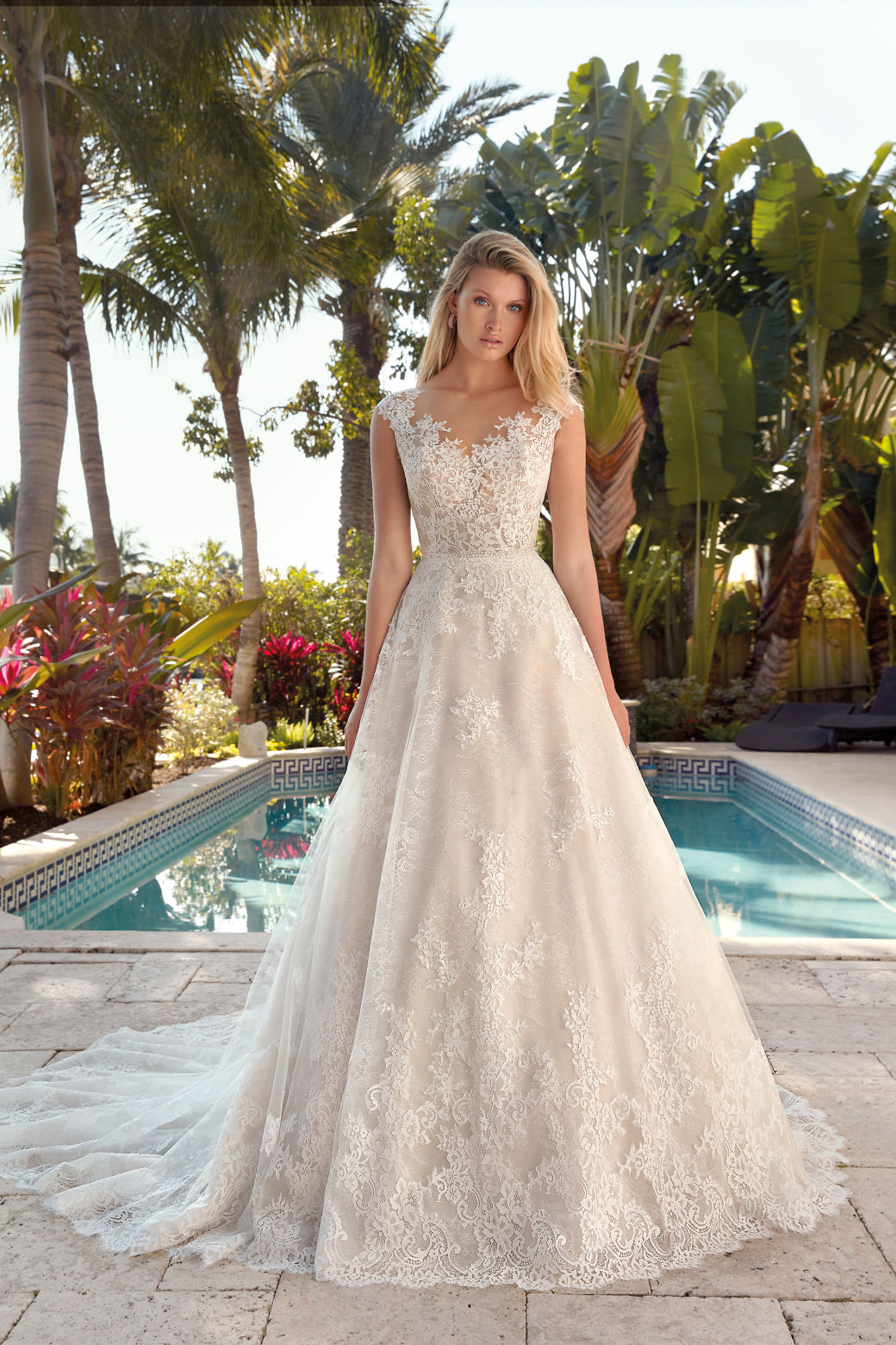 Prinzessinnen Brautkleid von DEMETRIOS bei VeryNice Brautmode in Winsen.