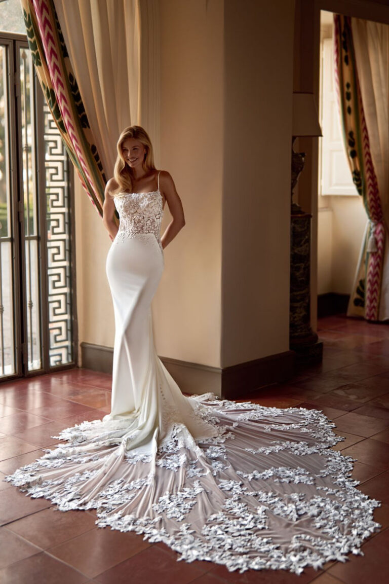 Fit and Flare Brautkleid NARA von Anna Sposa mit ausgestelltem Rock, VeryNice Brautmode Winsen bei Hamburg