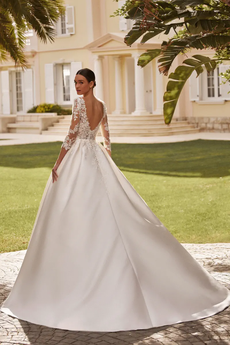 Prinzessin-Brautkleid SAVANNAH von St. Patrick mit Ärmeln, VeryNice Brautmode bei Hamburg